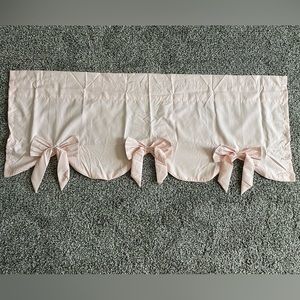 NWT Lush Decor Melody Bow Valance